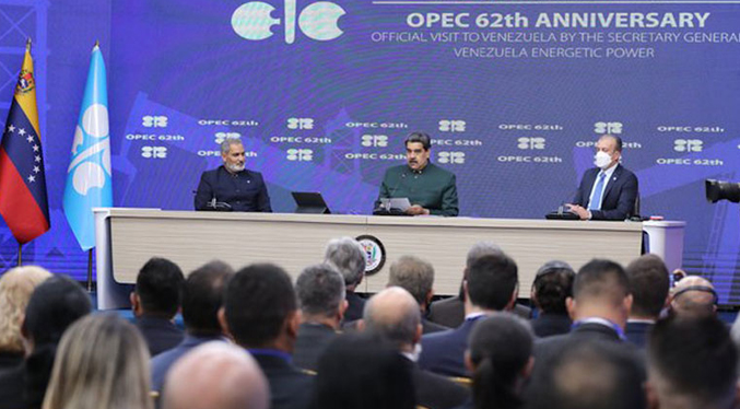 Maduro al Secretario de la OPEP: Precio del barril puede estar en 100 dólares