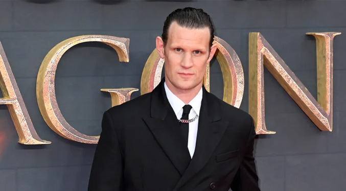 Matt Smith asegura que Isabel II veía la serie “The crown” todos los domingos