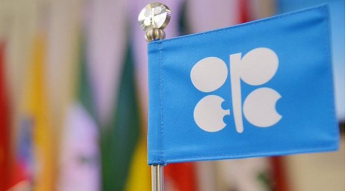La OPEP+ reduce su producción de petróleo en medio de temores a una recesión
