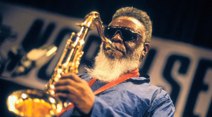 Pharoah Sanders, el saxofonista cósmico del jazz, muere a los 81 años