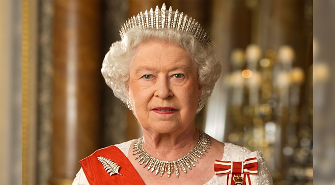 Los médicos de la reina Isabel II están «preocupados» por su salud