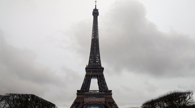 París anuncia que la Torre Eiffel se apagará más temprano por sobriedad energética