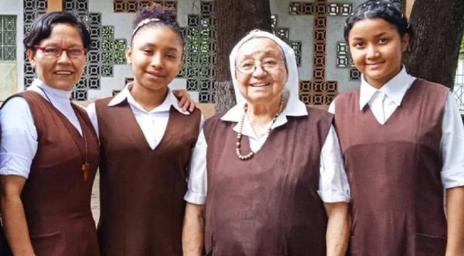 Adolescente en la que el beato José Gregorio Hernández hizo el milagro, explora vocación para ser monja