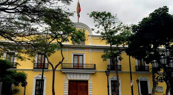 Venezuela califica de legítima detención de estadounidenses en el país