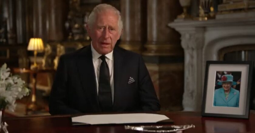 «Gracias, mamá»: Sentido homenaje de Carlos III a su madre en su primer discurso como rey