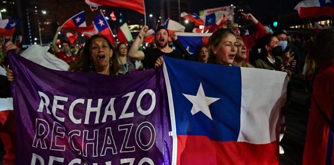 La desinformación y el desprestigio de la constituyente, claves del rechazo chileno