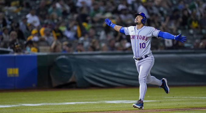 El venezolano Eduardo Escobar pega grand slam en victoria de Mets
