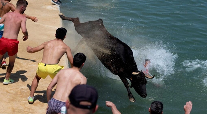 Diez muertos este verano avivan el debate de las fiestas con toros en España