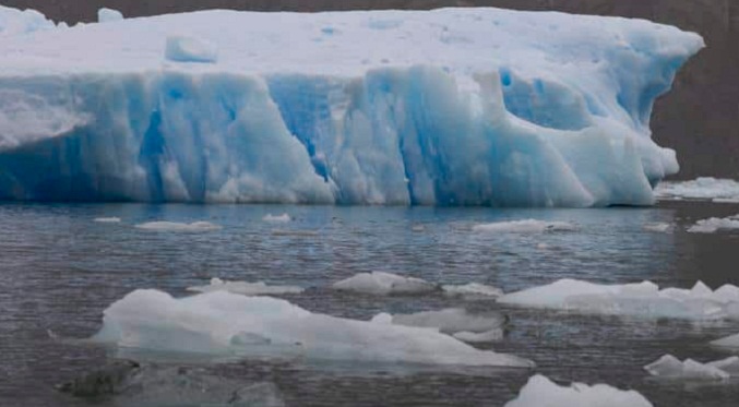 Altas temperaturas causan desprendimiento de un glaciar en Chile (Video)