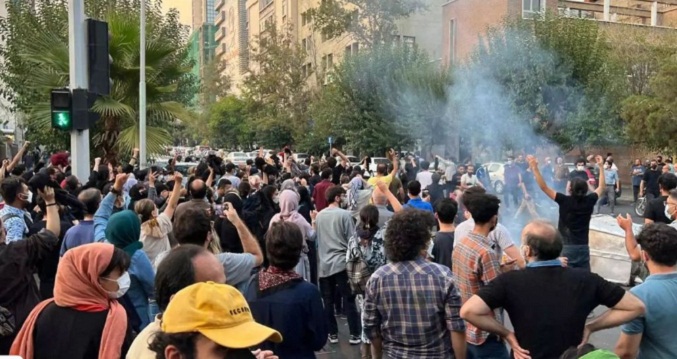 Irán corta el Internet y limita Whatsapp e Instagram ante las protestas