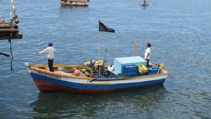 Embarcación con tres tripulantes a bordo se encuentra desaparecida en La Guaira