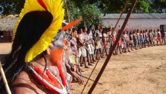 Asesinan a tiros a líder indígena en Brasil
