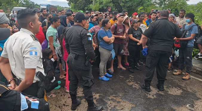 Casi 400 migrantes buscan ingresar a Guatemala procedentes de Honduras