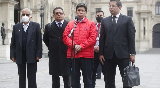 El presidente de Perú niega ante la Fiscalía imputaciones por corrupción