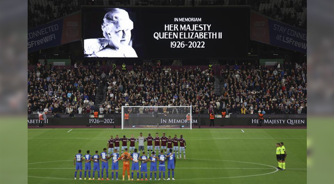 Fútbol británico regresa tras pausa por muerte de la reina