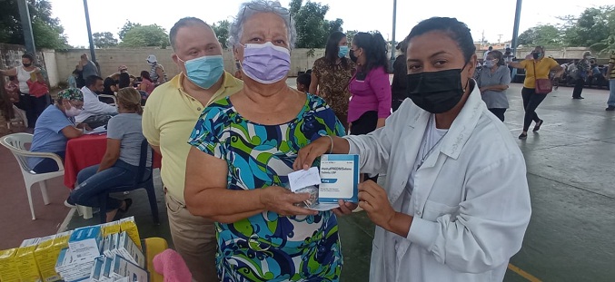 Barrio Adentro entrega medicamentos a 243 personas en la urbanización La Victoria de Maracaibo