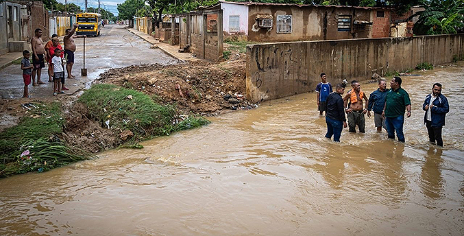 Alcaldía de Maracaibo atiende a 200 familias afectadas por las lluvias en Idelfonso Vásquez