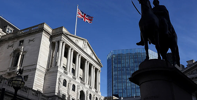 Gobernador del Banco de Inglaterra advierte que subirán tasas de interés