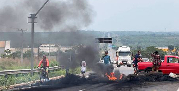 Bloquean varias carreteras en Brasil en protesta por elecciones