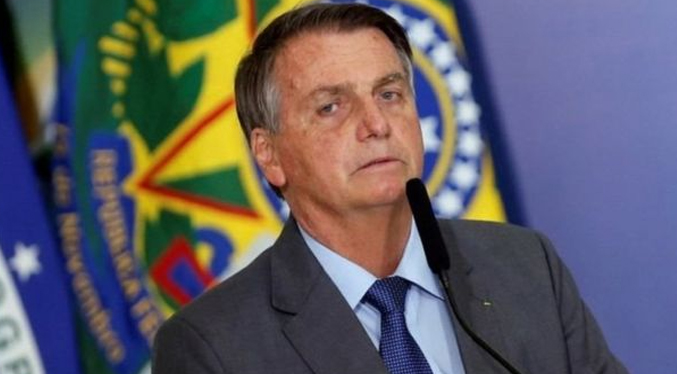 Bolsonaro insinúa que existe una maniobras electorales para favorecer a Lula