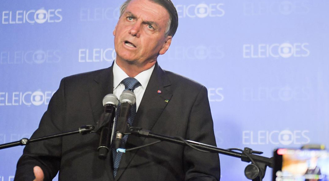 Bolsonaro mantiene silencio un día después de las elecciones