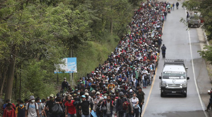 Venezolanos salen en caravana hacia EEUU desde Honduras