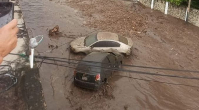 Reportan desbordamiento del río El Castaño en Maracay