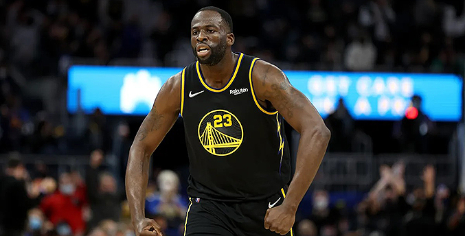 Los Warriors multan a Draymond Green por su golpe a Jordan Poole