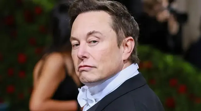 Musk despide a sus máximos ejecutivos en su primera medida como dueño de Twitter