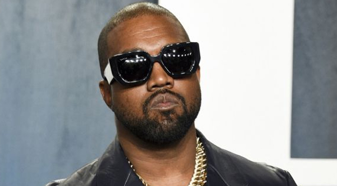Familia de George Floyd anuncia que demandará por difamación al rapero Kanye West