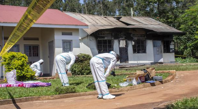 Al menos 11 muertos, en su mayoría niños, deja incendio en una residencia estudiantil en Uganda