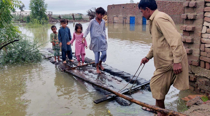 Unicef advierte que inundaciones dejan 10 millones de niños en emergencia en Pakistán