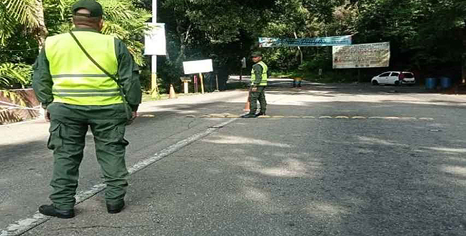 Cierran carretera hacia Ocumare de la Costa por deslizamientos