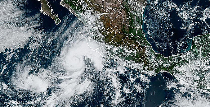 Orlene de categoría 4 amenaza costas del Pacífico de México