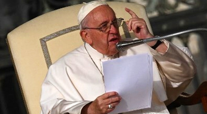 El Papa alerta que la pornografía online es un vicio que incluye a curas y monjas
