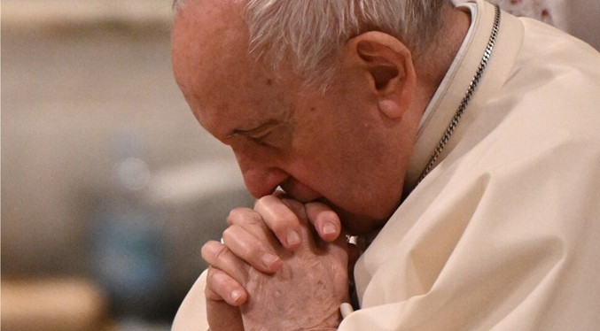 El Papa dedica una oración a las víctimas de la estampida en Seúl