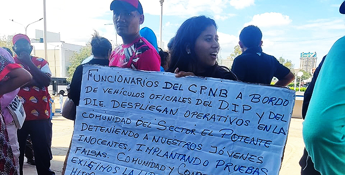 Familiares de jóvenes detenidos protestan frente a los Tribunales de Maracaibo