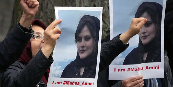 Las protestas en Irán por la muerte de una mujer llegan a la industria petrolera clave