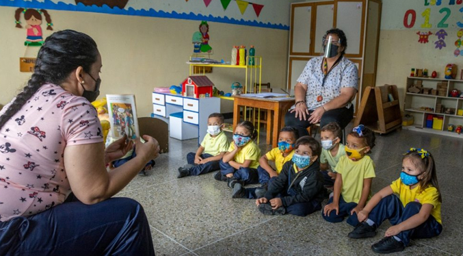 Escuelas de Venezuela regresan a clases presenciales tras dos años de pandemia