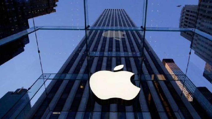 Comisión Europea impone multa récord a Apple por limitar a competidores de su aplicación de música