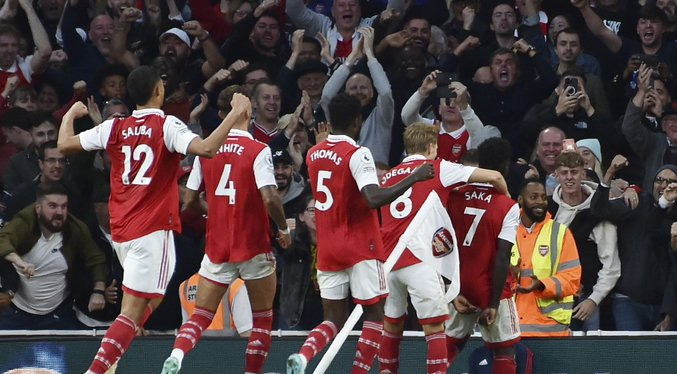Arsenal conserva el liderato de la Premier League con triunfo sobre el Liverpool