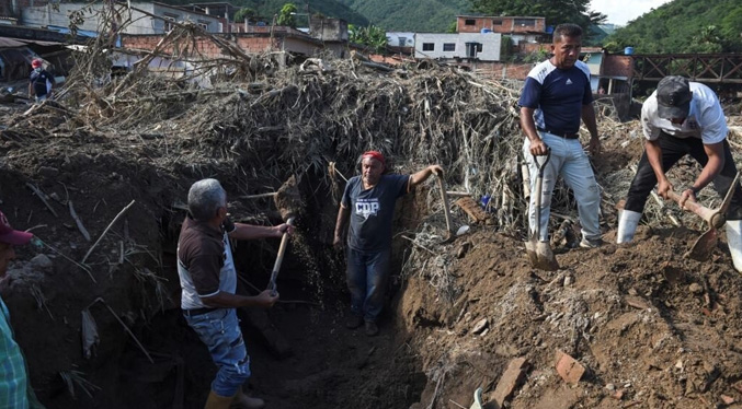 Desesperanza en búsqueda de sobrevivientes de deslave en Venezuela