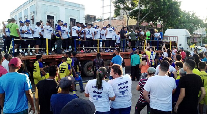 Fiesta en Ciudad Bolívar por el ascenso del Angostura FC a la primera del Futve