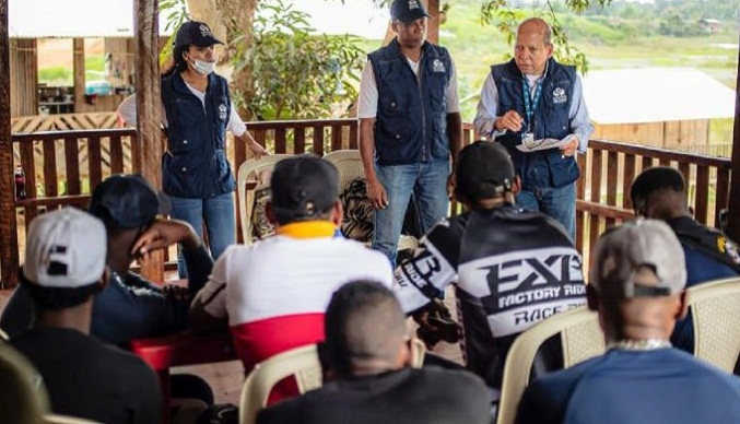 Liberan a 16 personas retenidas por disidencias de las FARC en Colombia