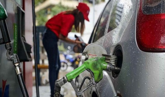Advierten que problema de gasolina seguirá en Venezuela hasta que no mejore la economía