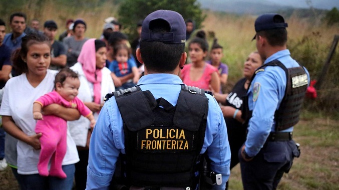 Guatemala detiene a 350 migrantes para expulsarlos hacia Honduras