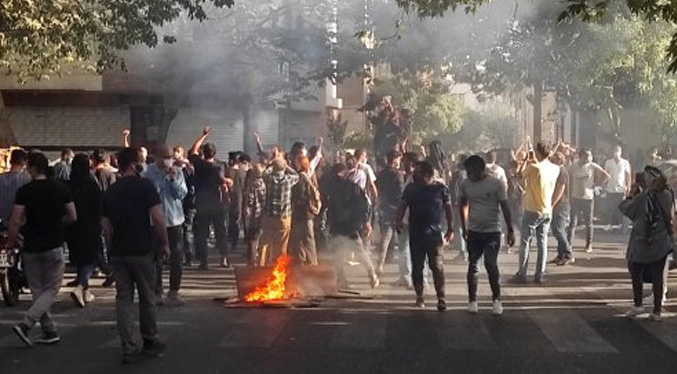 Teherán planea juicios públicos a mil manifestantes
