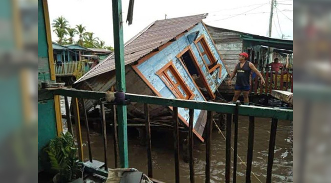 Pueblos palafíticos de Baralt impactados por intenso oleaje en el Lago de Maracaibo