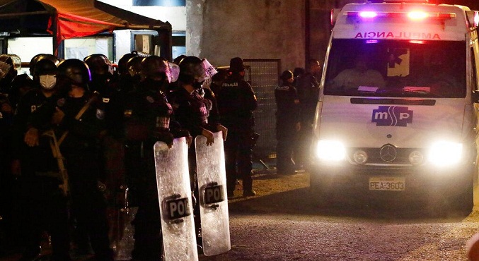 Al menos 15 muertos y 21 heridos tras nueva reyerta en una cárcel de Ecuador