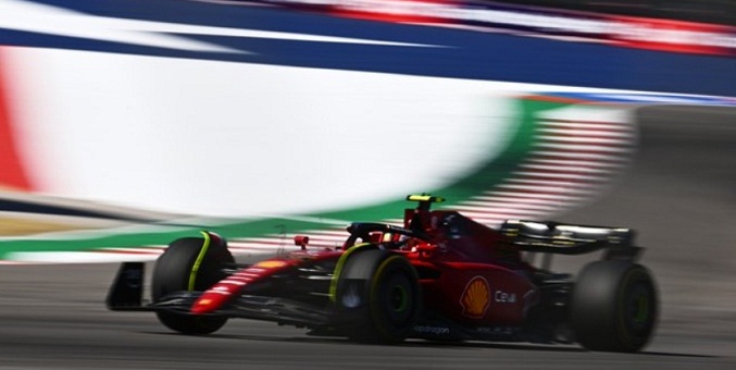 Sainz le gana la pulseada a Verstappen